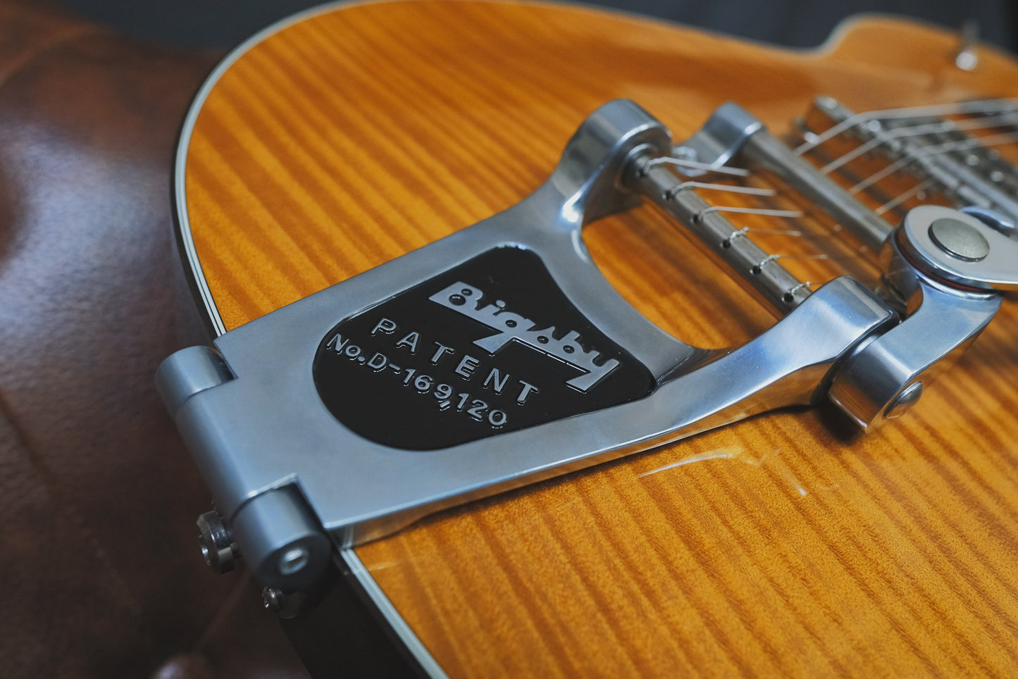 Gretsch G6134TFM-NH Nigel Hendroff Signature Penguin Amber Flame (Used)