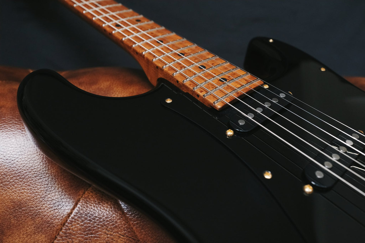 Suhr Mateus Asato Signature Classic S Black