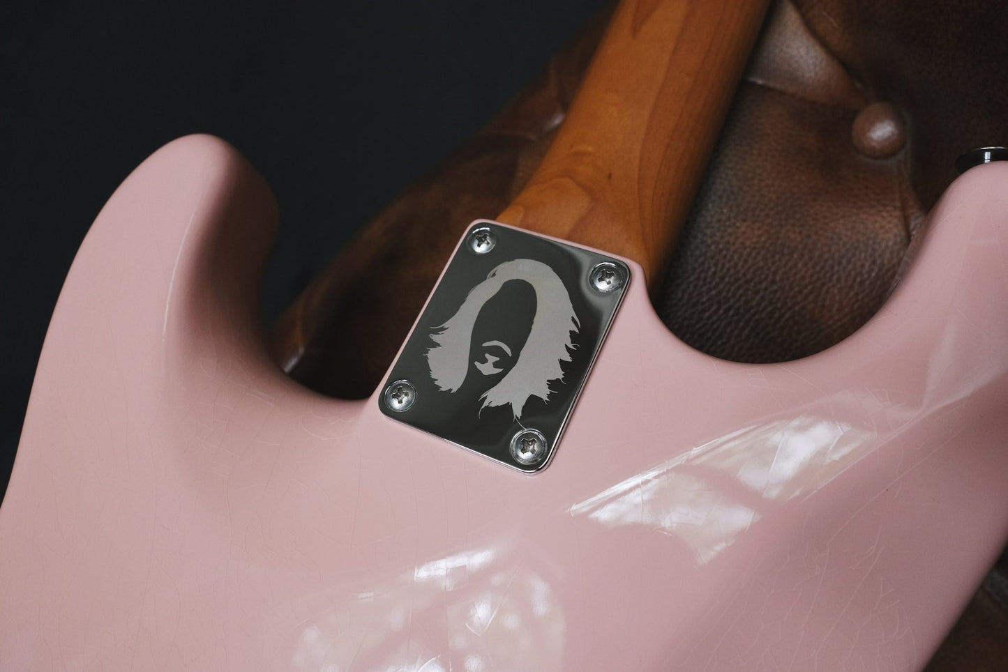 Suhr Mateus Asato Signature Classic S Antique Shell Pink