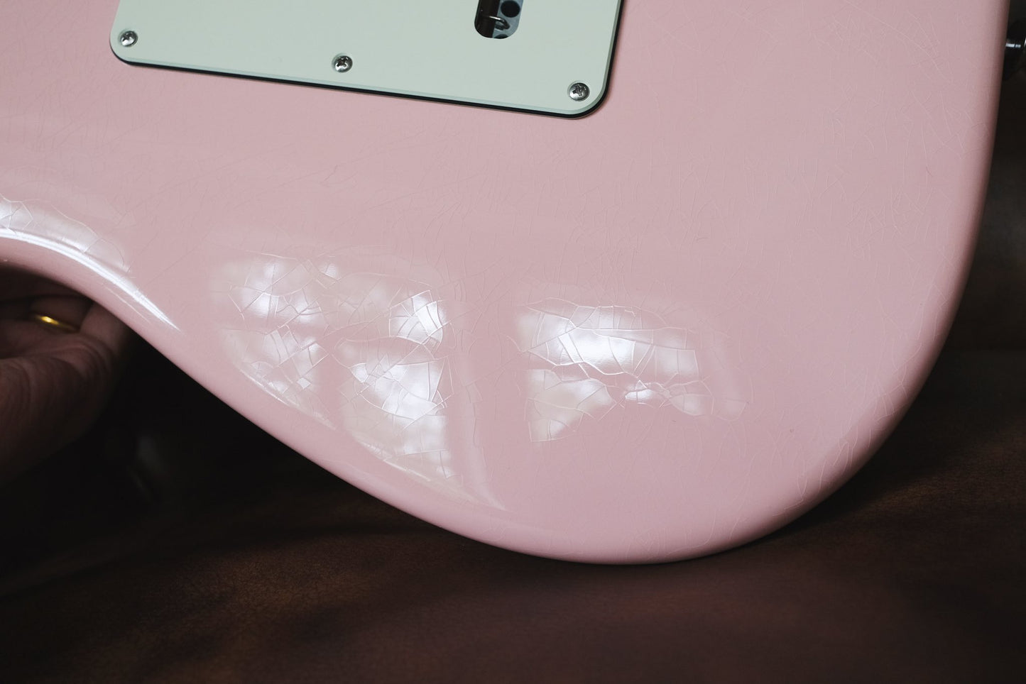 Suhr Mateus Asato Signature Classic S Antique Shell Pink