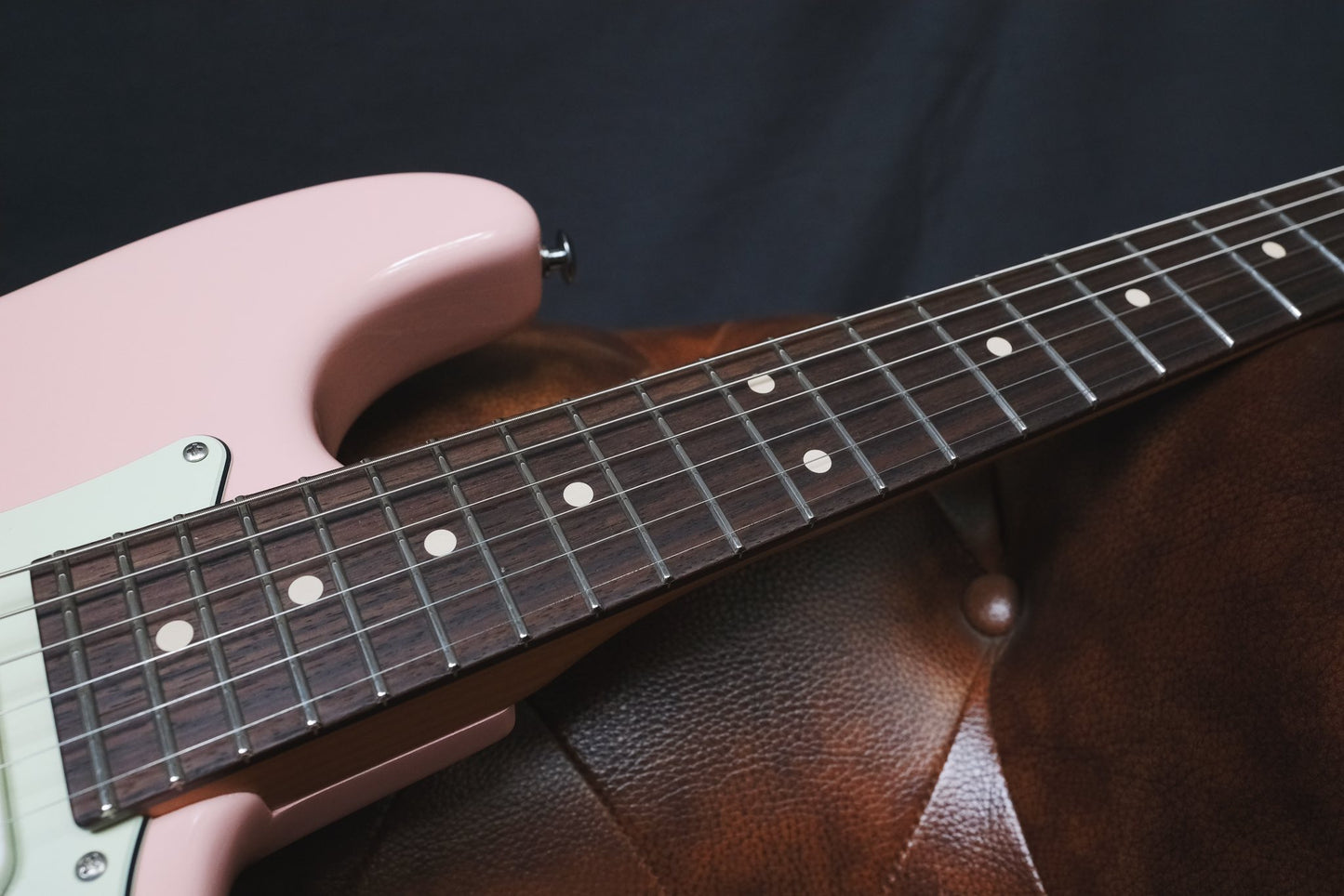 Suhr Mateus Asato Signature Classic S Antique Shell Pink