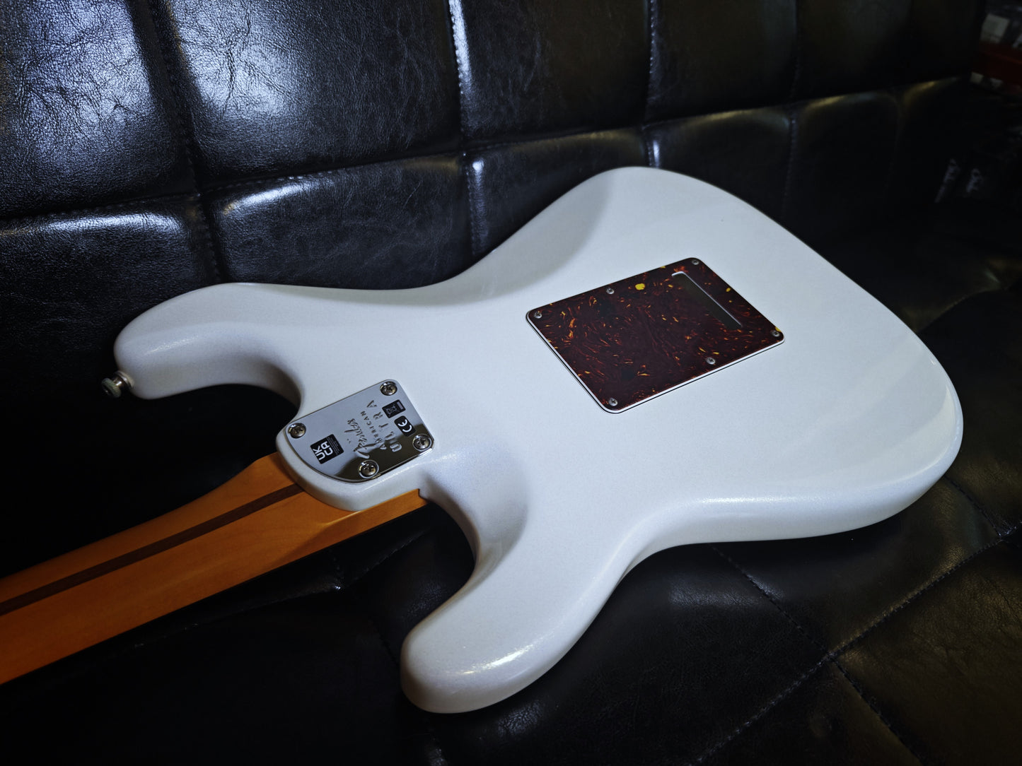 Fender American Ultra Stratocaster Arctic Pearl (Used)