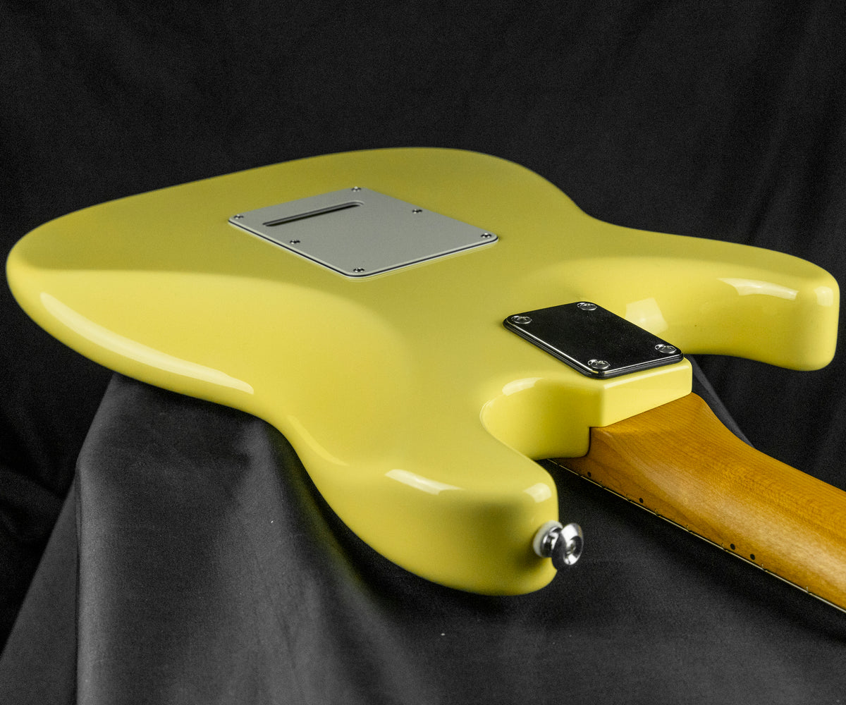 Suhr Classic S Dealer Select Vintage Yellow Roasted Maple Fingerboard