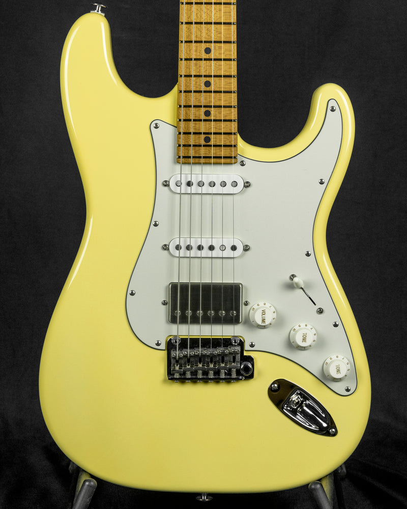 Suhr Classic S Dealer Select Vintage Yellow Roasted Maple Fingerboard