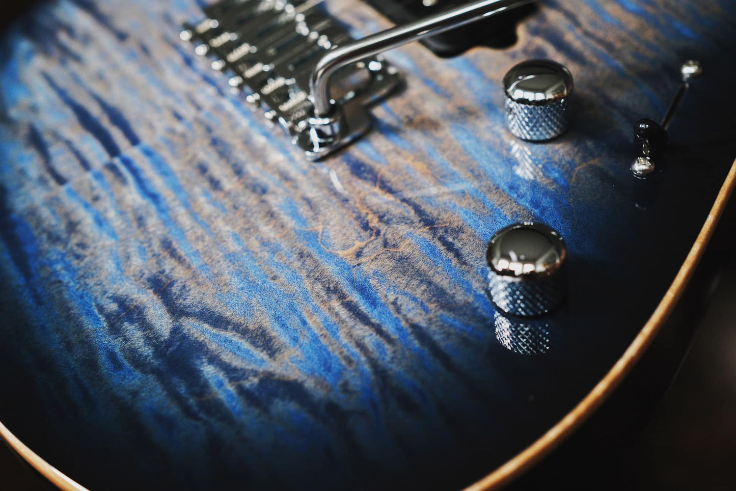 Suhr Modern Plus Trans Whale Blue Burst Maple Fingerboard 79393