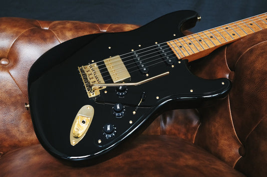 Suhr Mateus Asato Signature Classic S Black