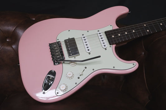 Suhr Mateus Asato Signature Classic S Antique Shell Pink