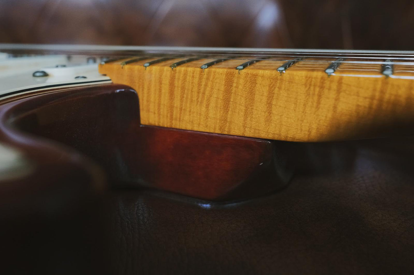 Fender Select Stratocaster Dark Cherry Burst (Used)