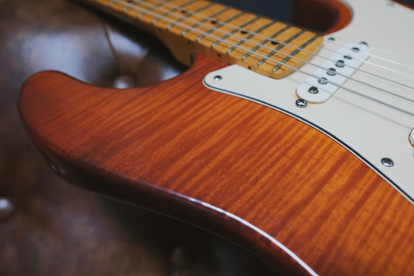 Fender Select Stratocaster Dark Cherry Burst (Used)