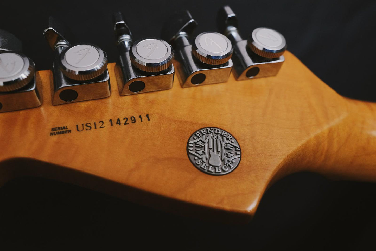 Fender Select Stratocaster Dark Cherry Burst (Used)