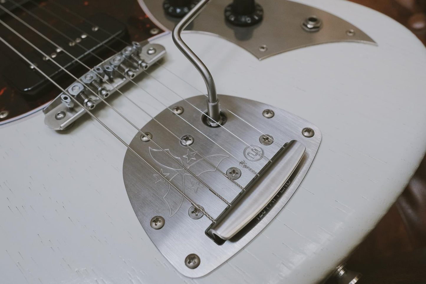 Novo Serus J Custom SS Frets Olympic White