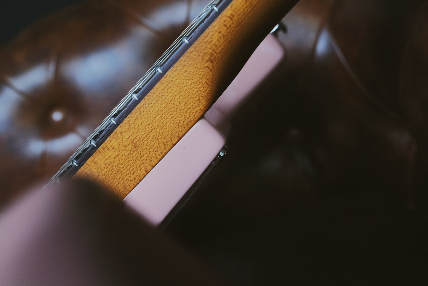 Suhr Mateus Asato Signature Classic S Shell Pink Antique 85619