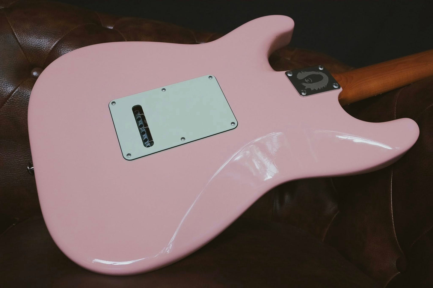 Suhr Mateus Asato Signature Classic S Shell Pink Antique 85619