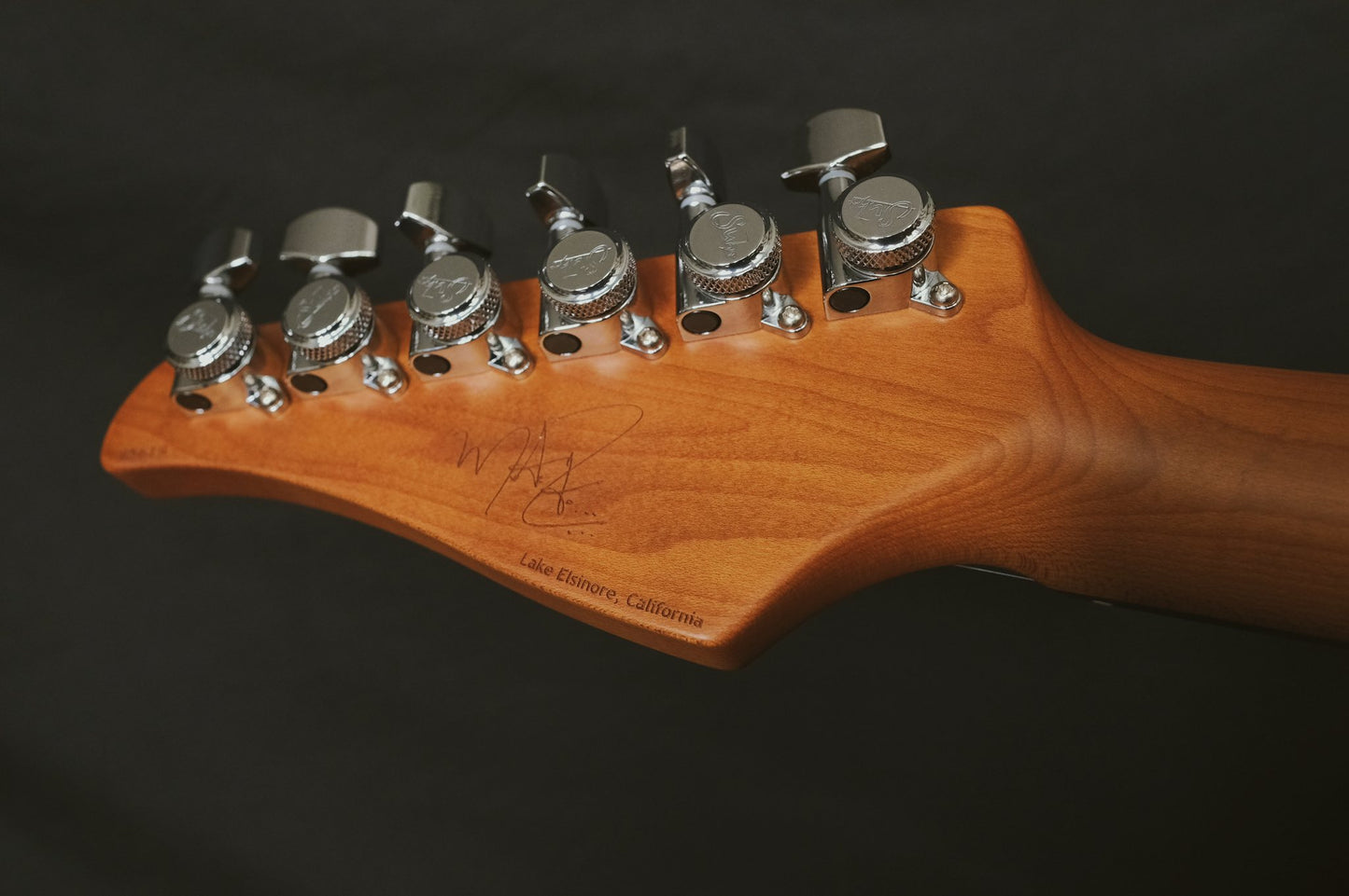 Suhr Mateus Asato Signature Classic S Shell Pink Antique 85619