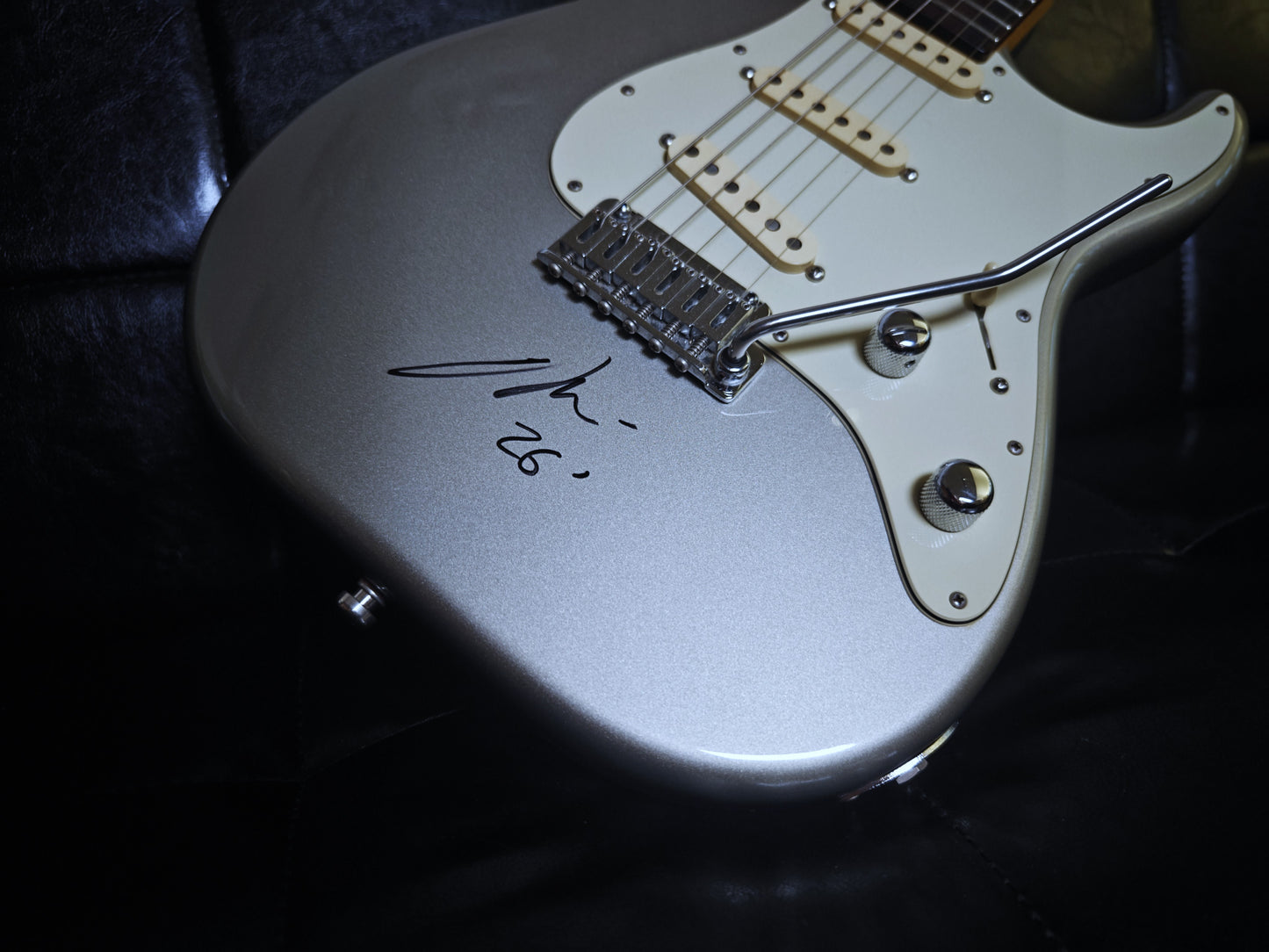 Schecter USA Nick Johnston Atomic Silver Signed By Nick Johnston (Used)