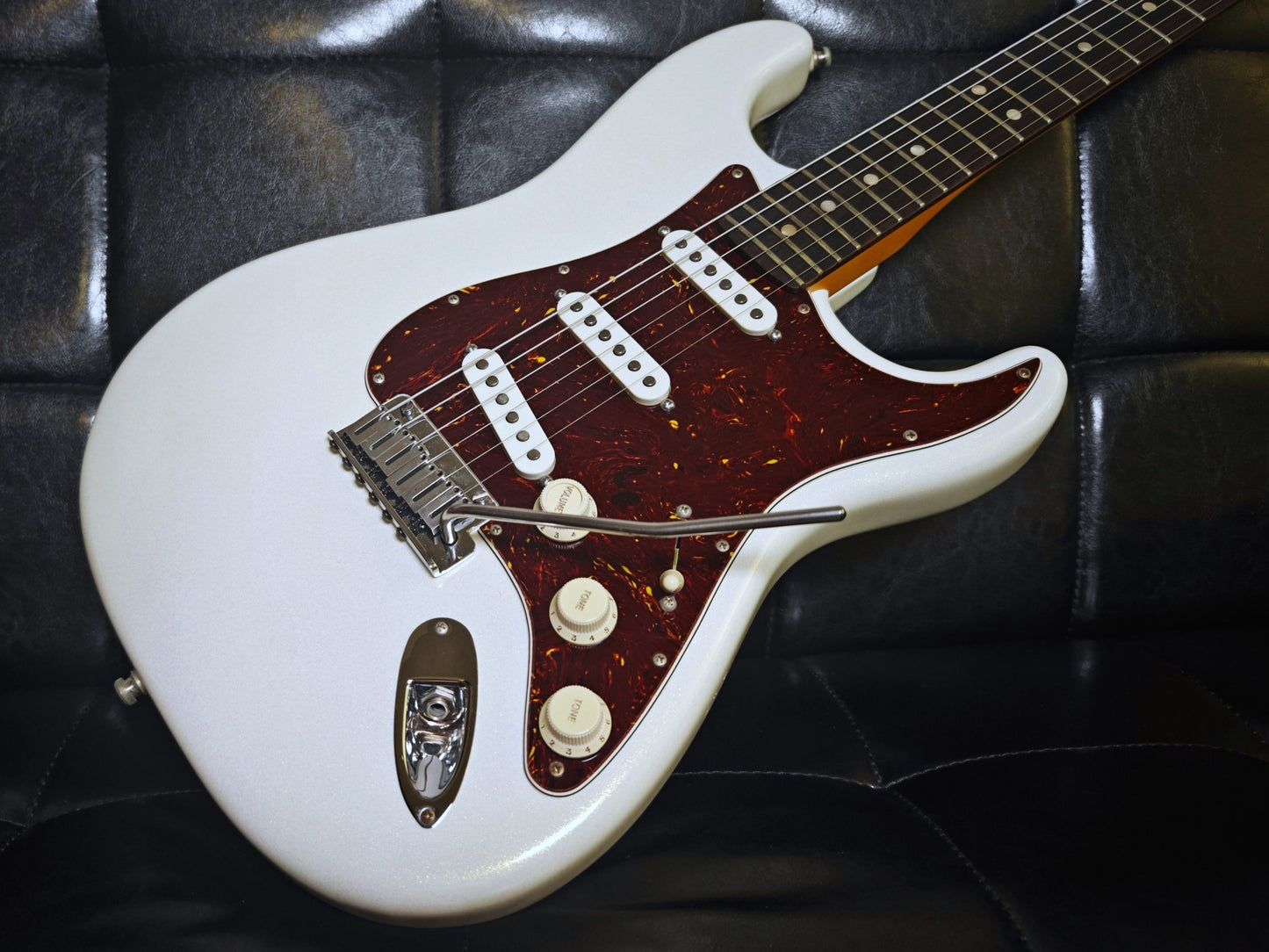 Fender American Ultra Stratocaster Arctic Pearl (Used)