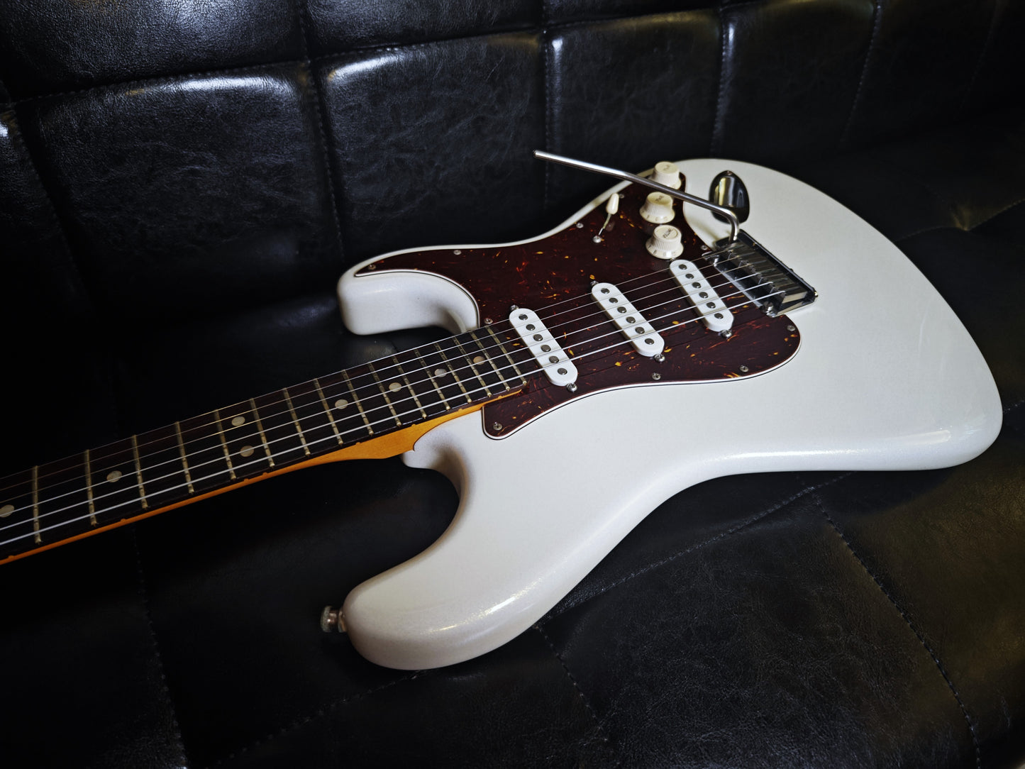 Fender American Ultra Stratocaster Arctic Pearl (Used)