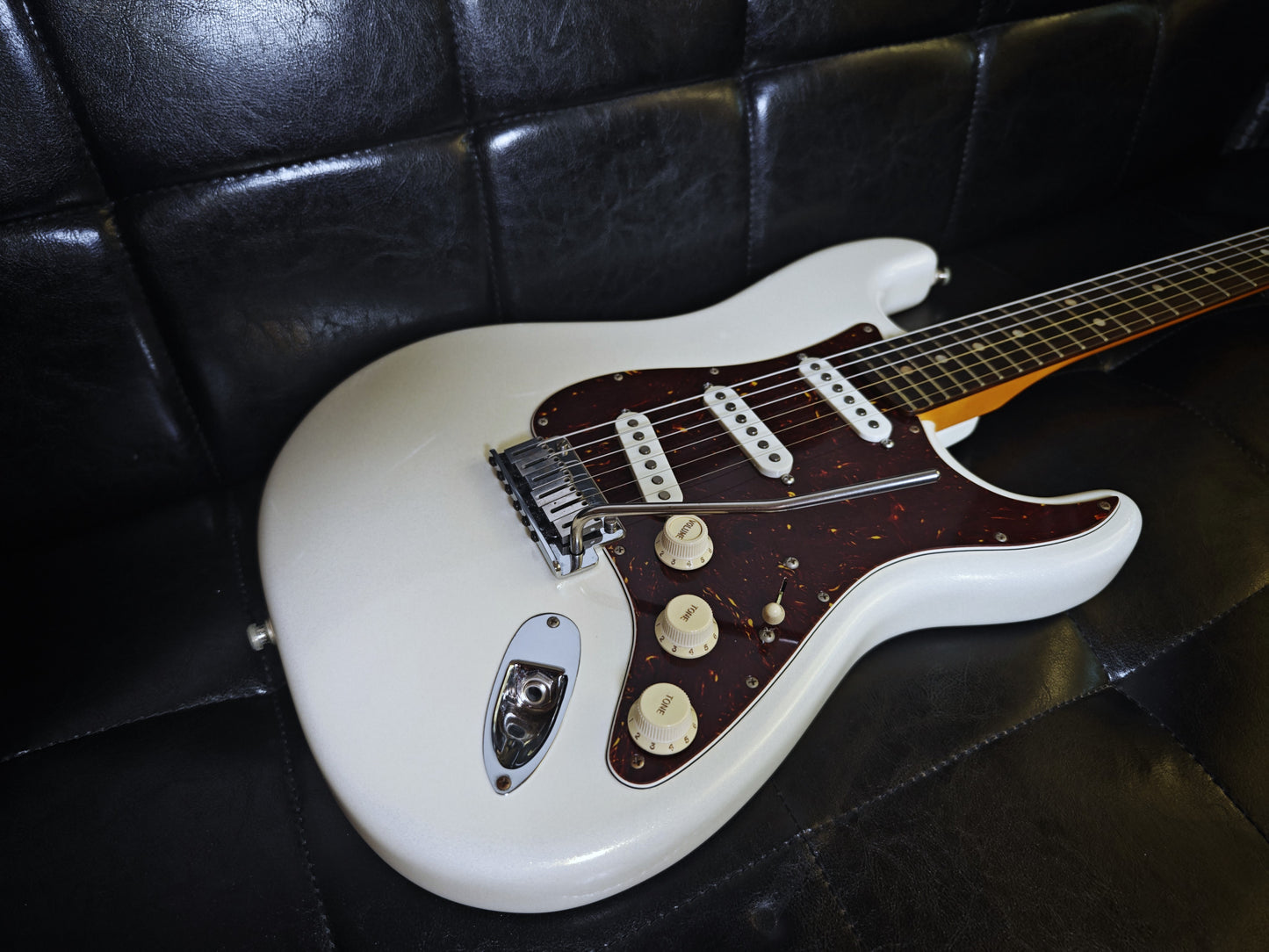 Fender American Ultra Stratocaster Arctic Pearl (Used)