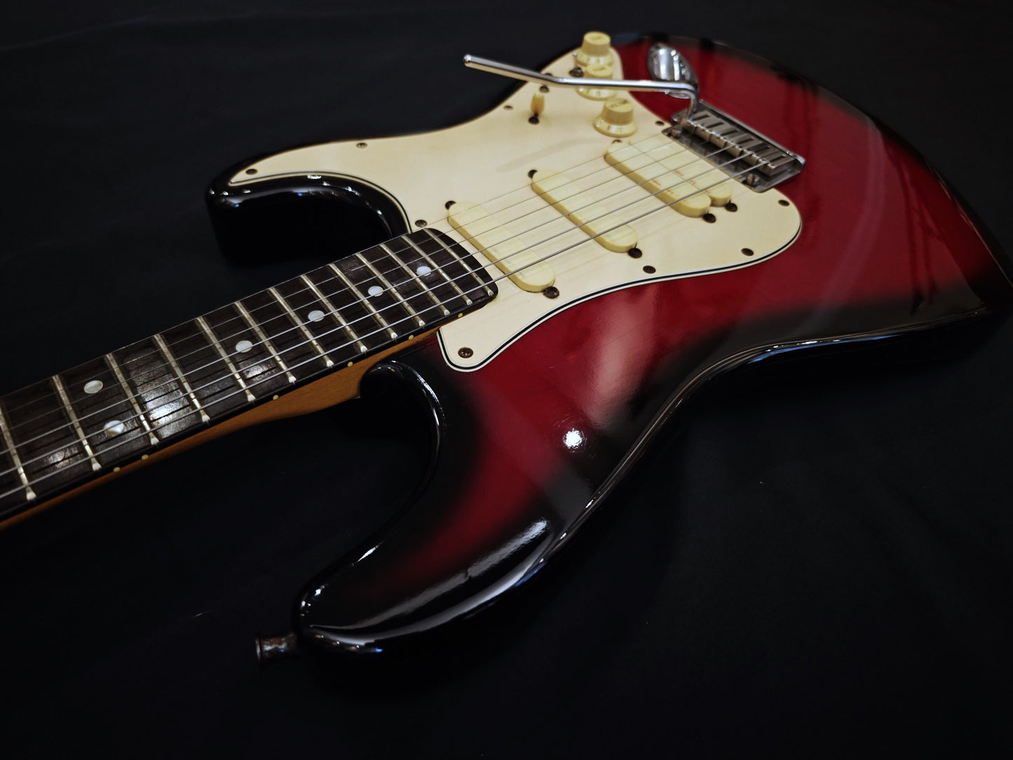 Fender Strat Ultra Crimson Burst (Used)