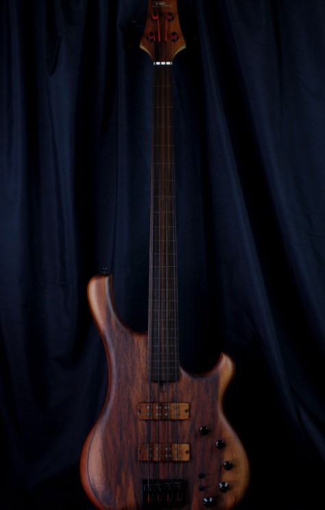 Ristola Fretless 4